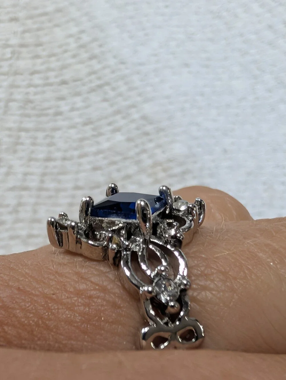 Beautiful Vintage Inspired Blue And White CZ Silver Size 8 Ring